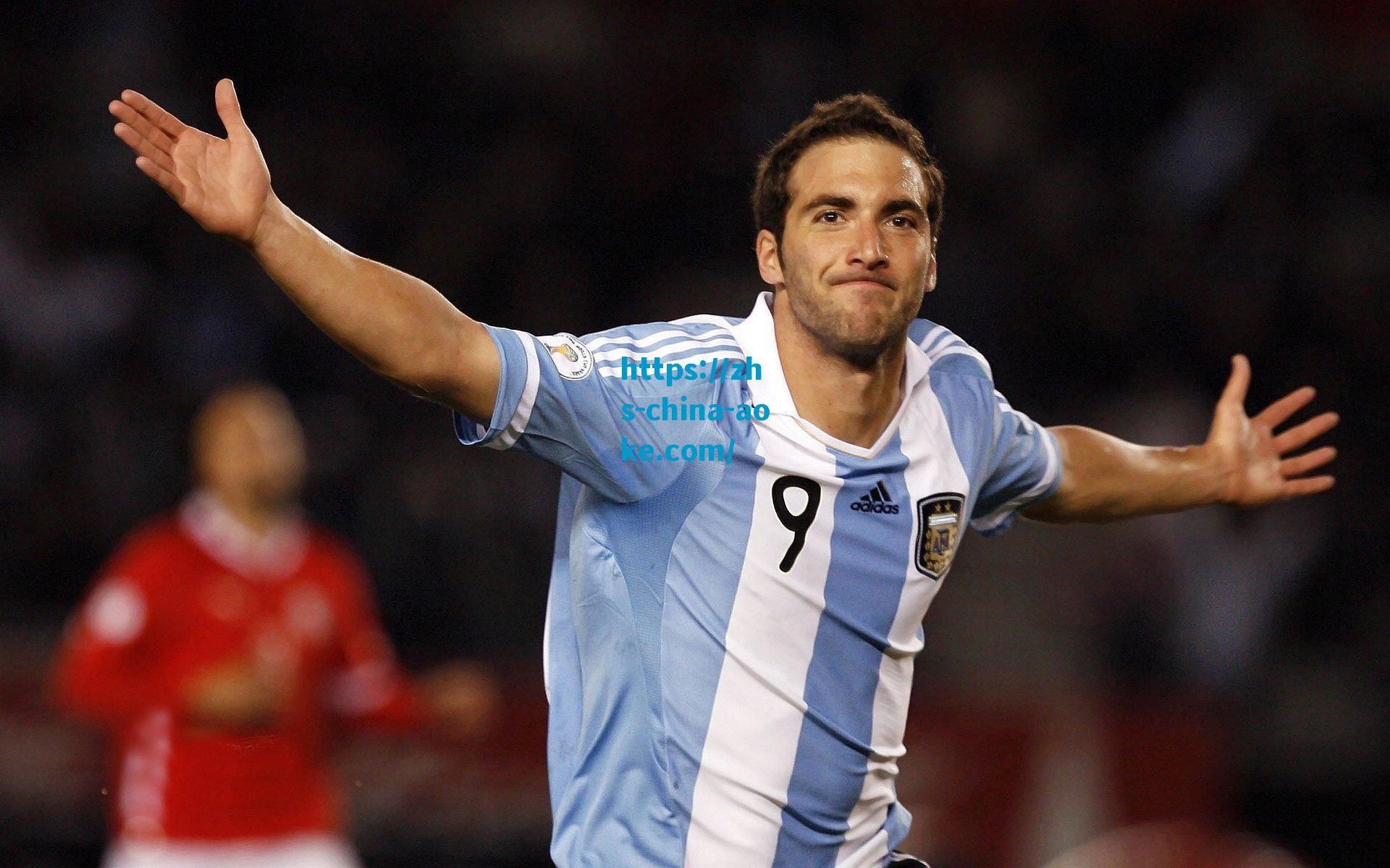 马德里竞技官方IG引爆跨圈联动！巴特勒手持球衣合影，体育界掀起文化融合新浪潮