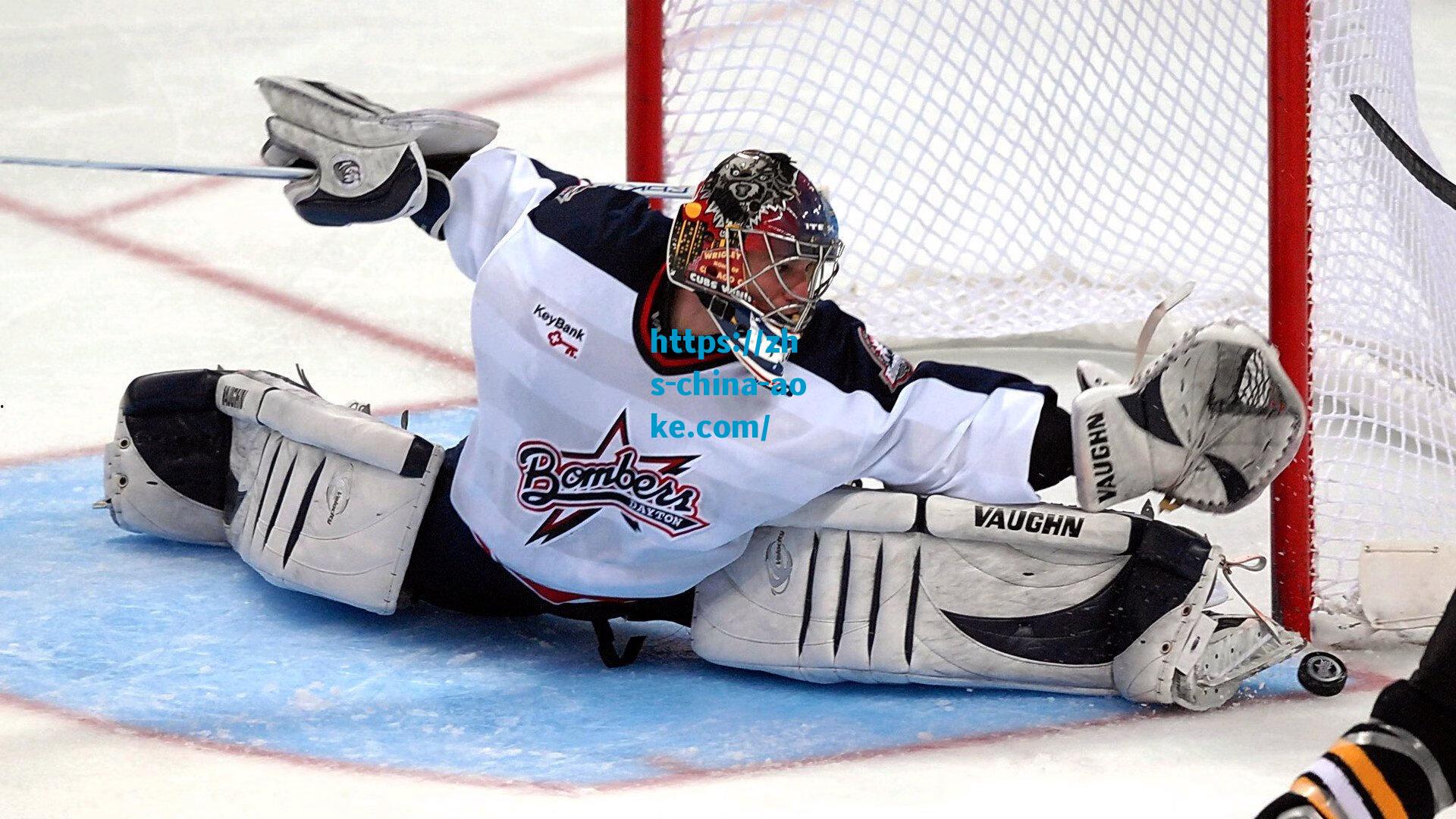 纽卡斯尔联发布2025-26赛季第三球衣，深蓝星海承载百年信仰，科技织就未来征程